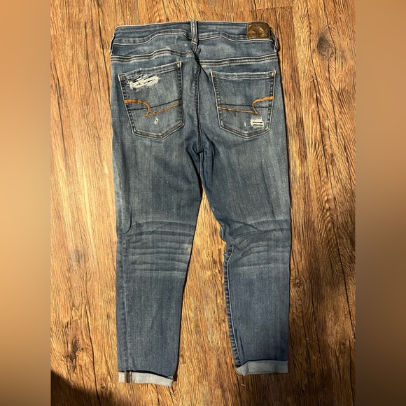 American Eagle ripped cropped jegging, size 8 - Picture 3 of 3
